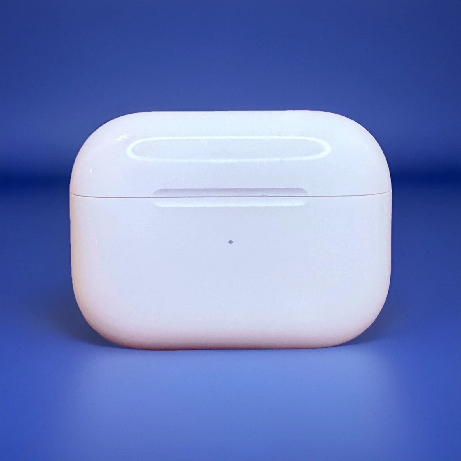 Apple AirPods Pro 2 USB-C charging case A2968 closed front view